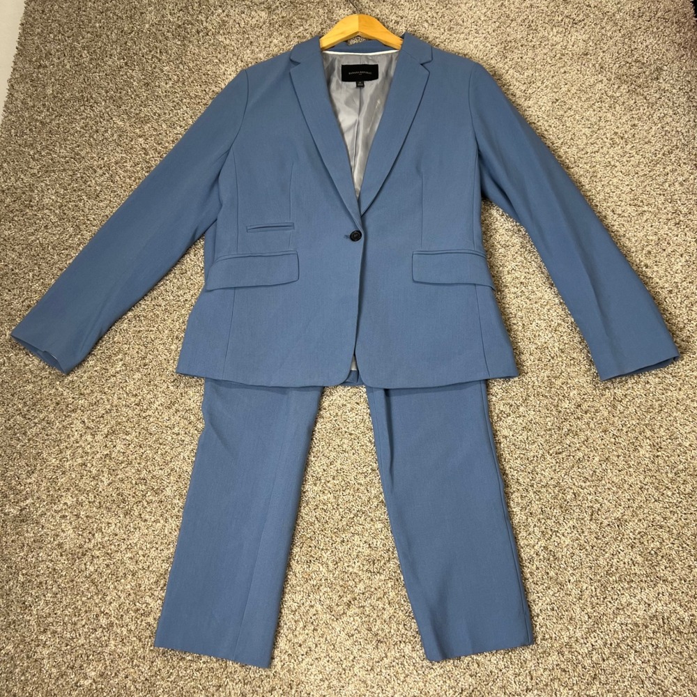 Banana Republic Womens Blue Blazer Size 12 and Ryan Pant Size 6P Suit Set